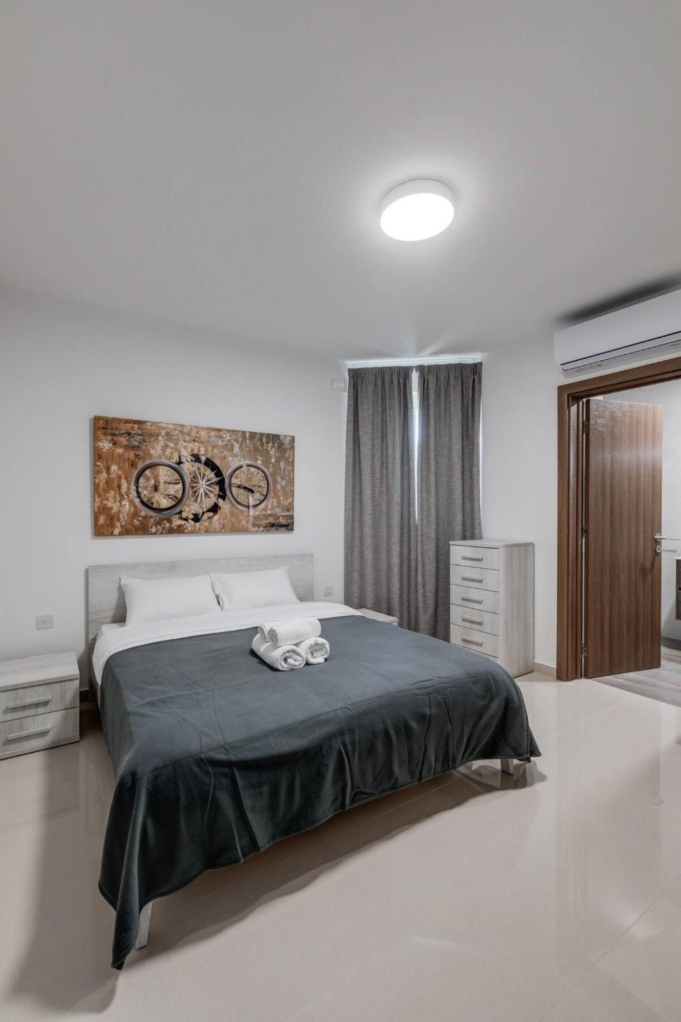 9Ten11 Seafront By Homely Mellieha Exterior photo
