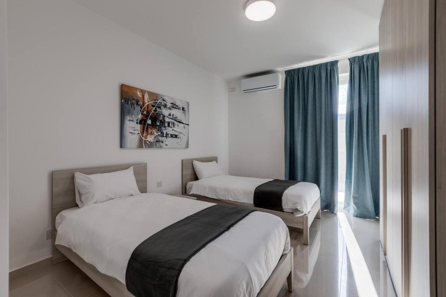 9Ten11 Seafront By Homely Mellieha Exterior photo